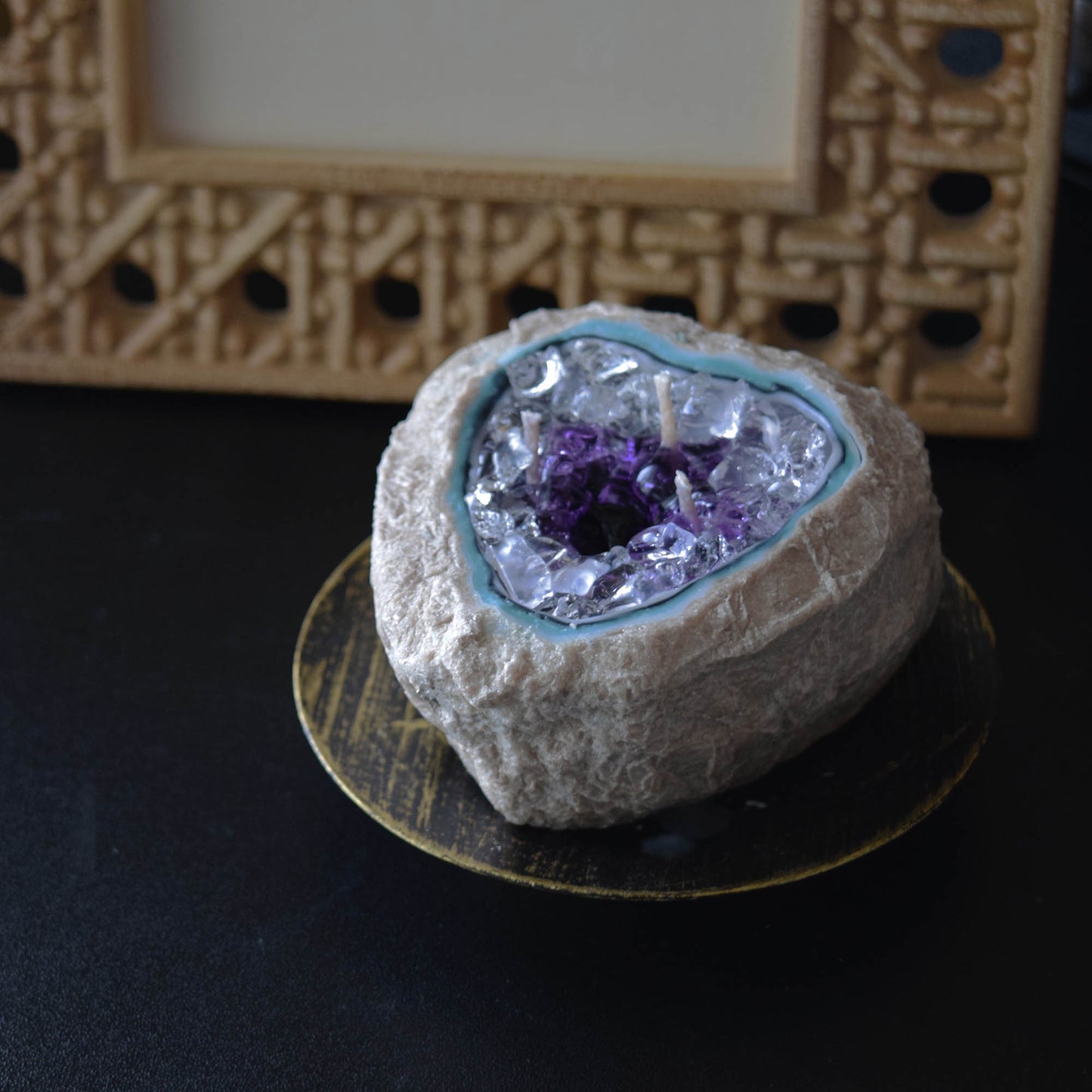 Handcrafted Heart Geode Candle with "Amethyst Crystal" Infusion - Luxurious Home Decor, Soy Wax, Holiday Gift, Home Decor