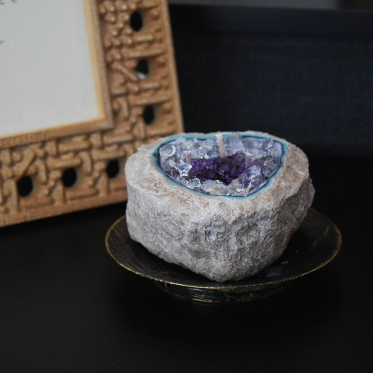 Handcrafted Heart Geode Candle with "Amethyst Crystal" Infusion - Luxurious Home Decor, Soy Wax, Holiday Gift, Home Decor