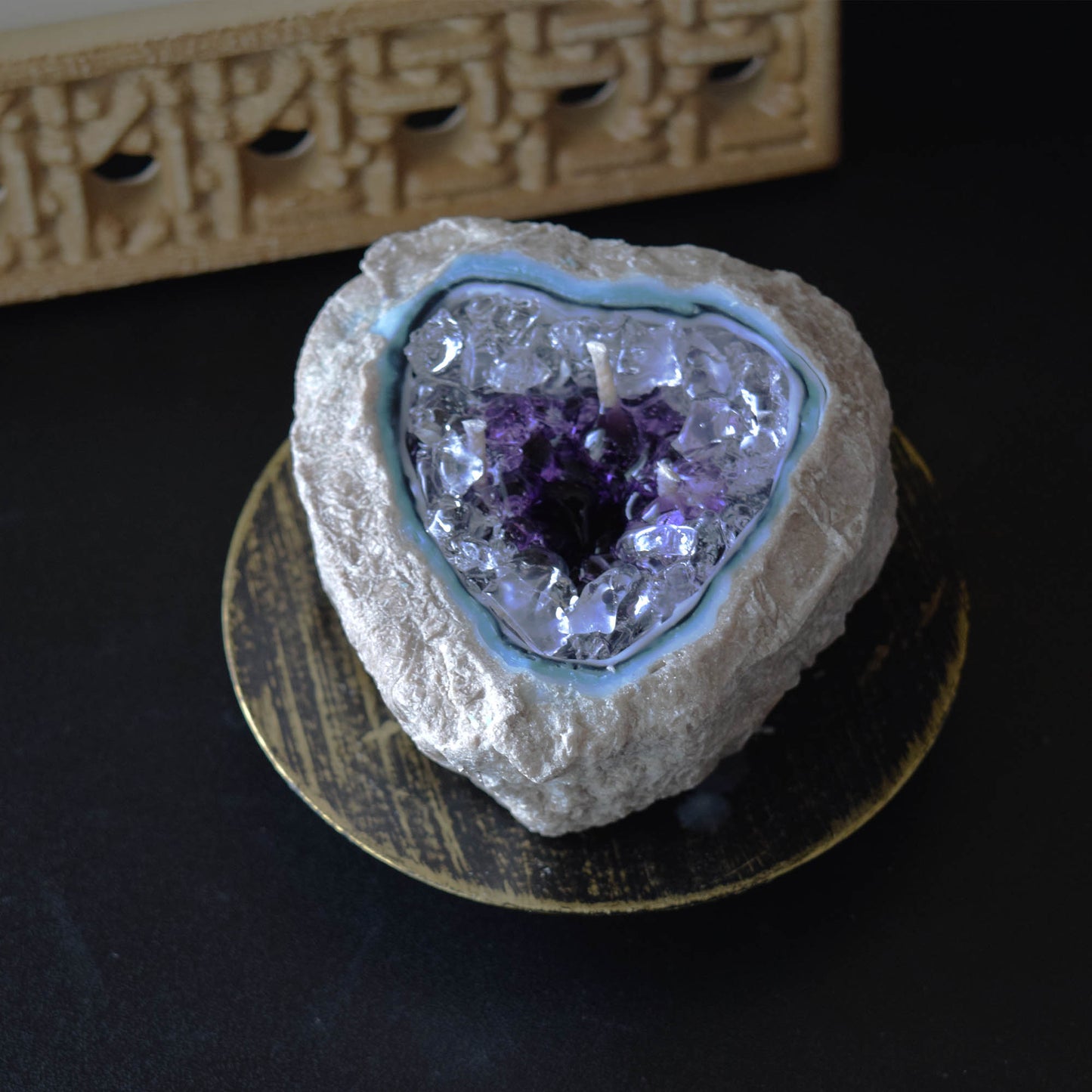 Handcrafted Heart Geode Candle with "Amethyst Crystal" Infusion - Luxurious Home Decor, Soy Wax, Holiday Gift, Home Decor