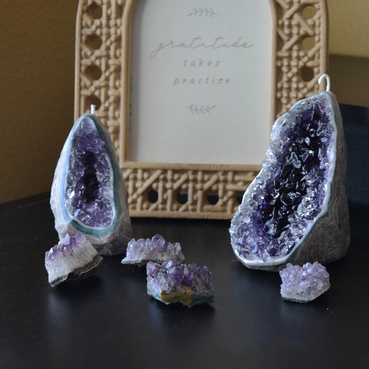 Handcrafted Geode Candle with "Amethyst Crystal" Infusion - Luxurious Home Decor, Soy Wax, Palm Wax Holiday Gift, Home Decor